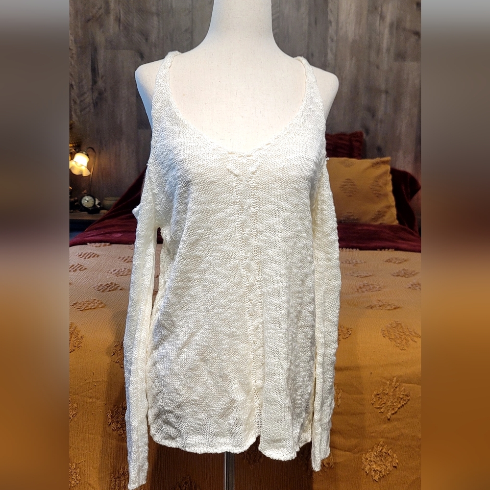 Lelis Cold Shoulder Sweater – Size Medium (NWT)
